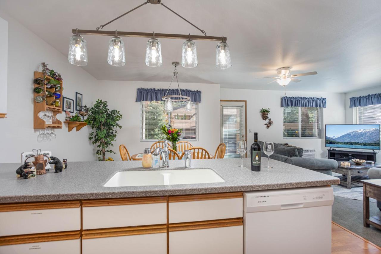 Ferienwohnung Walk To Downtown * 6 Guests * Pets * A/C! * No Stairs! Leavenworth Exterior foto